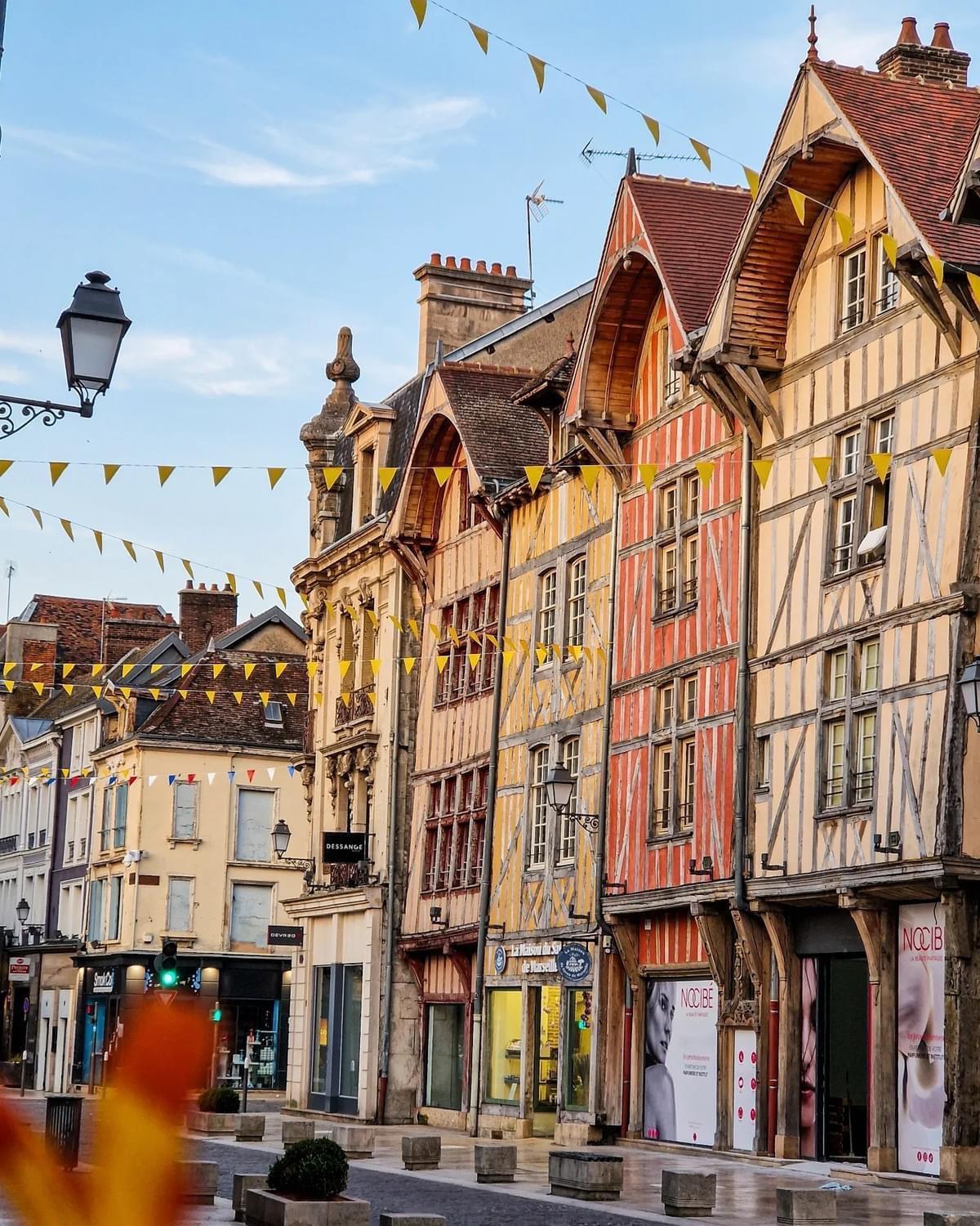 Appartamento Le Sacre Troyes Esterno foto